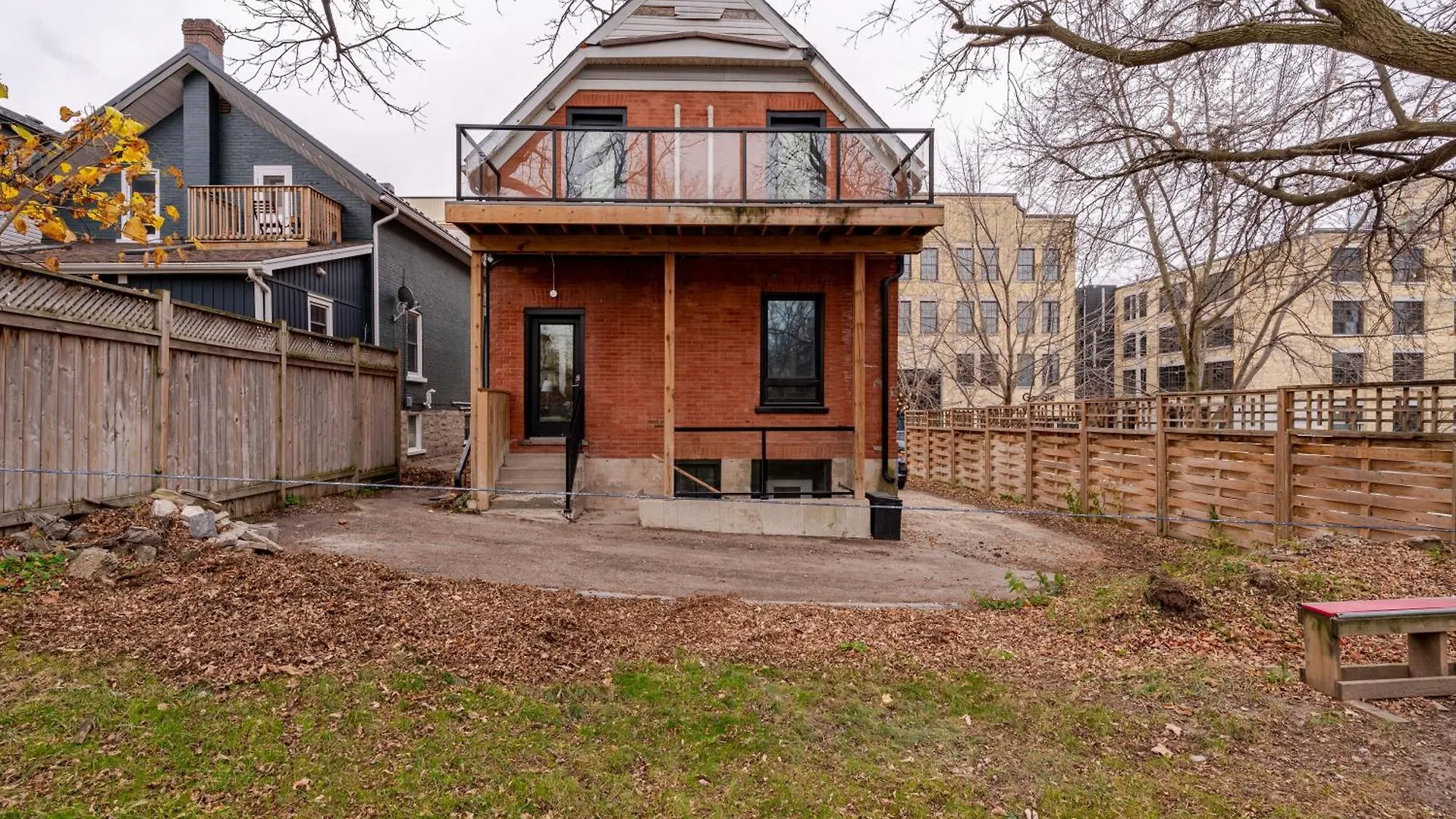 Entire Bachelor Unit En-Suite Across From Google - Br3 Kitchener Canada