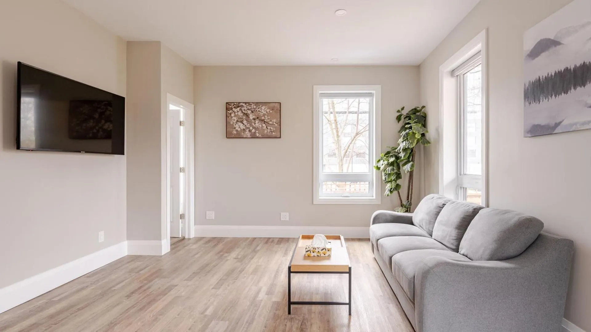 Entire Bachelor Unit En-Suite Across From Google - Br3 Kitchener Apartment